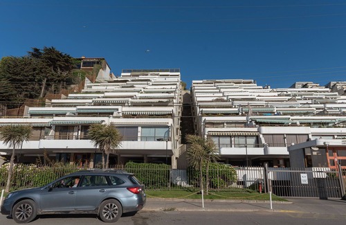 Concon Apartment | Ocean View Apartment with Pool and Family-Friendly Amenities
