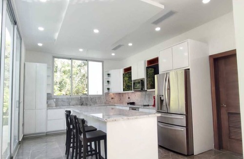 El Soco House | Lovely Villa Near Beach with Pool and Family Amenities