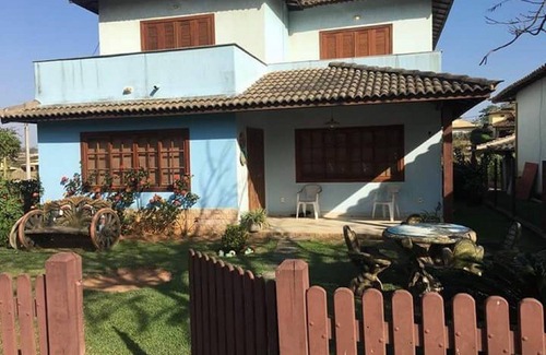 Arpoador House | Inviting Duplex Retreat with Pool in Premium Community