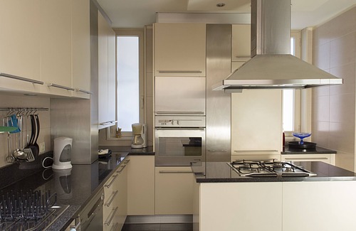 Gemeses House | Inviting Oceanfront Home in Premium Condominium Retreat