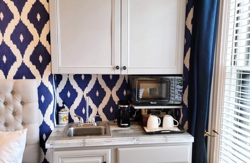 Highland Park Apartment | Top-Rated Fort Hill Inn: Family-Friendly, 1.5 Miles to Downtown