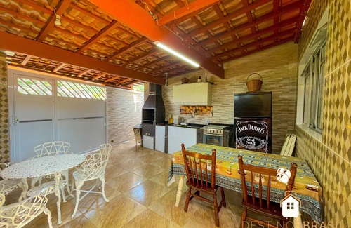 Jardim Sao Miguel House | Cozy Retreat Near Enseada Beach with Ocean View & BBQ