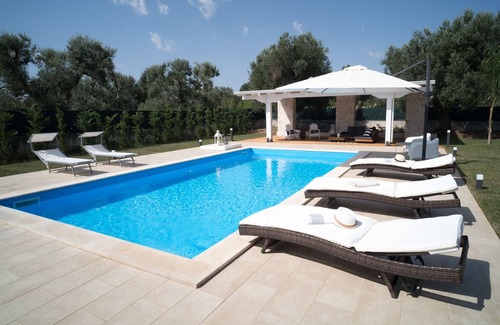 San Vito dei Normanni House | Relaxing Villa with Pool and Ocean View - Rated 9.2/10