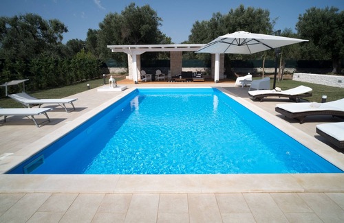 San Vito dei Normanni House | Relaxing Villa with Pool and Ocean View - Rated 9.2/10