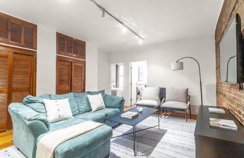 Midtown Apartment | Excellent Location - 3 Bedroom Apartment in Midtown Manhattan!
