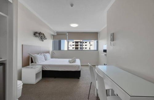 Mackay Hotel | Prime Location - Family-Friendly Modern Room in Mackay