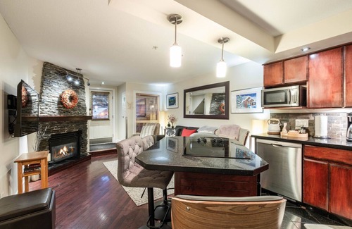 Whistler Condo | Pet-Friendly 2BDR Townhome with Private Hot Tub & BBQ