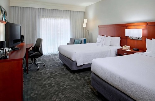 Waldron Resort | Discover Pet-Friendly Accommodation with Airport Shuttle Service
