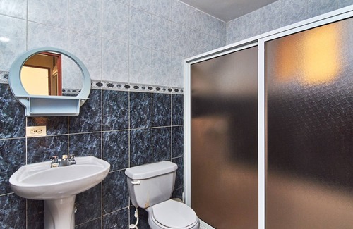Corales del Sur Hotel | Cozy Furnished Room with Free Wi-Fi Near the Airport