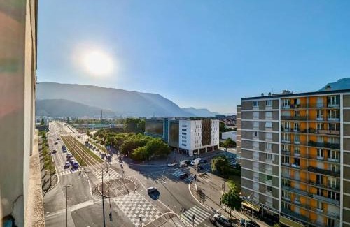 Quartier des Eaux-Claires Apartment | Beautiful T2 with Scenic Views Near Major Routes