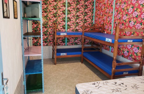 Caraguatatuba House | Budget-Friendly Hotel with Pool and Family Amenities