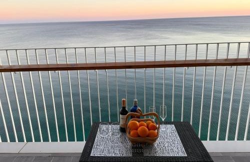 L'Albufereta Apartment | Oceanfront Julia: Guest Rated 9.5 with Private Beach