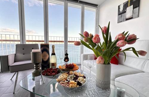 L'Albufereta Apartment | Oceanfront Julia: Guest Rated 9.5 with Private Beach