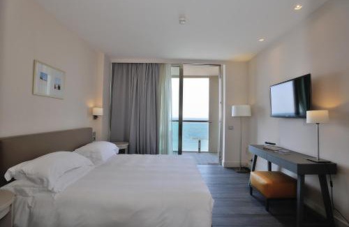 Pesaro Hotel | Experience the Excelsior Hotel, Spa & Lido – 5-Star Retreat