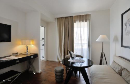 Pesaro Hotel | Experience the Excelsior Hotel, Spa & Lido – 5-Star Retreat