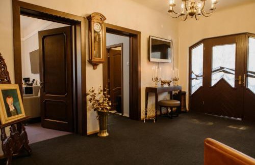 Turda House | Exceptional Excelsior INN: Family-Friendly with Kitchen Amenities