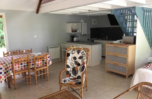 Combrit House | St. Marine Cottage: Oceanfront Retreat with Top Amenities