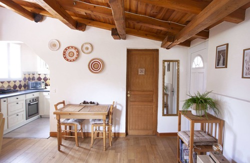 Pernes-les-Fontaines House | Tranquil Retreat in Pine Forest with Pool & Breakfast