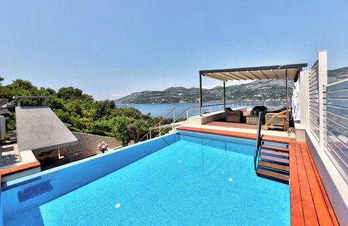 Cove Tri Zala (Zrnovo) Villa | Exceptional 3-bedroom Villa with Private Pool in delightful Korčula island