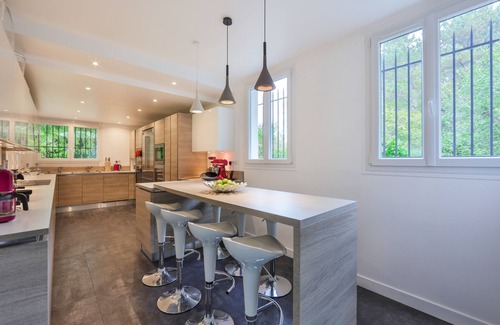 Feucherolles Cottage | Premier Property with Pool near Paris & Versailles