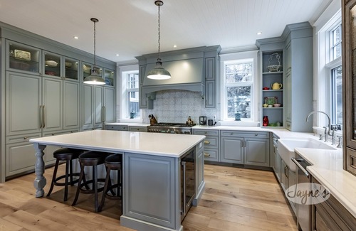 Dorset Cottage | Inviting Lake of Bays Cottage with Sunset Views & Hot Tub