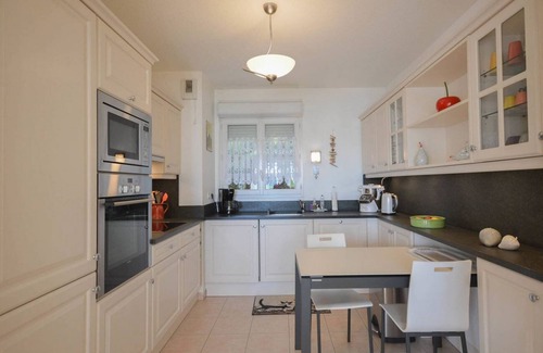 Lorgues Apartment | Prime Apartment Steps from Lorgues Center with Pool & Lake Views
