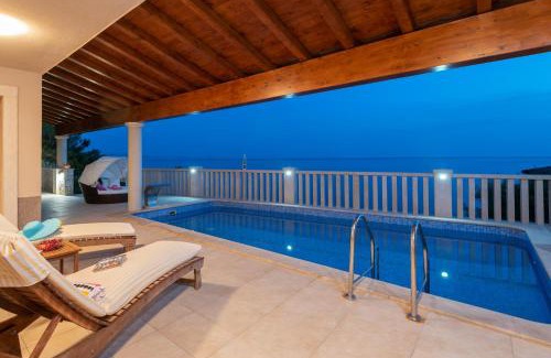 Blato Villa | Beachfront Villa on Korčula Island - Guest Rated 10/10