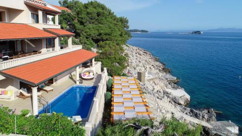 Blato Villa | Beachfront Villa on Korčula Island - Guest Rated 10/10