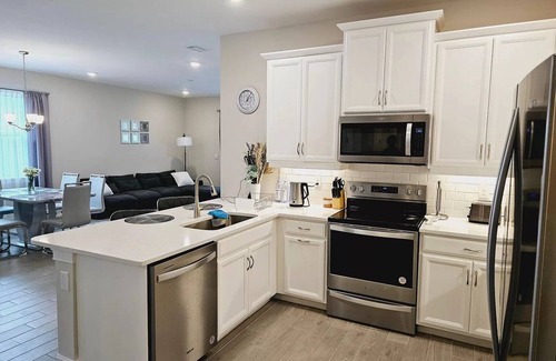 Naples Villa | Modern Brand-New Home with Pool & Breakfast Included