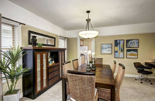 Downtown Sacramento Apartment | Historic Midtown Retreat with Pet-Friendly Amenities