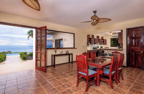 El Ocotal House | Discover a 5-Bedroom Retreat in Ocotal with Ocean Views