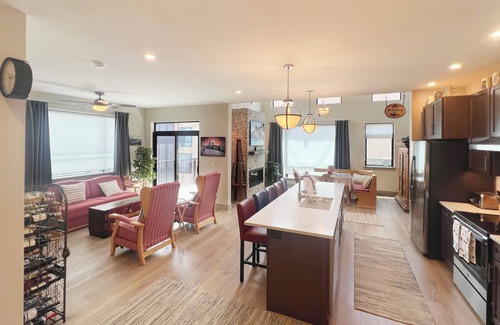 Silverthorne Condo | Exceptional European Condo in the Mountains, 2 bedrooms, and parking garage.
