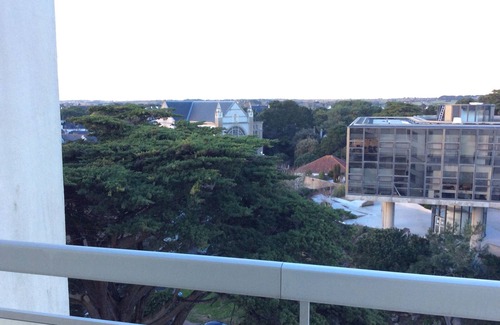 La Baule-Escoublac Apartment | Seaside Retreat: Top Floor Renovated Suite with Terrace