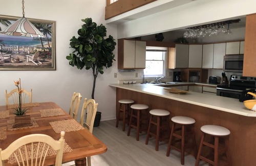 Yaupon Beach House | Prime Location: Steps to Beach, Pier & Dining Options!