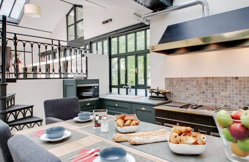 Jardin des plantes Apartment | Experience Jardin de Plantes: Guest Rated 10/10 on the Left Bank