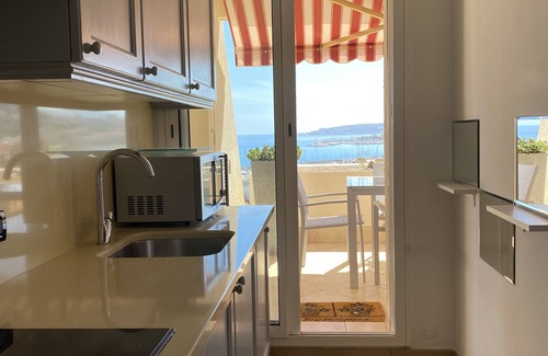 Menton Apartment | Unforgettable Ocean View Retreat with Pool and Solarium