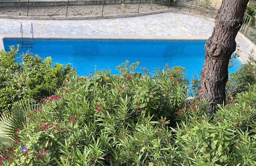 Menton Apartment | Unforgettable Ocean View Retreat with Pool and Solarium