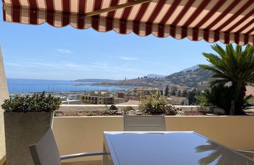 Menton Apartment | Unforgettable Ocean View Retreat with Pool and Solarium