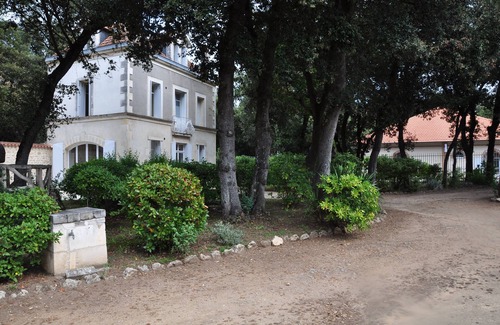 Fouras House | Stunning Beachfront Character House with Scenic Sea Views