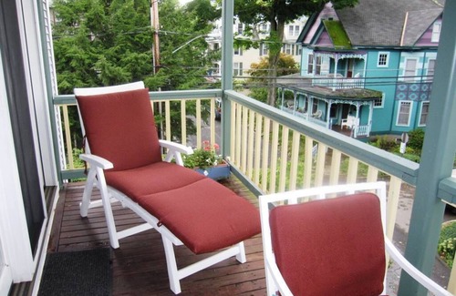 Chautauqua Condo | Highly Rated 2-BR Retreat with Spa in St Elmo