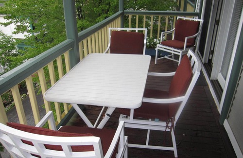 Chautauqua Condo | Highly Rated 2-BR Retreat with Spa in St Elmo