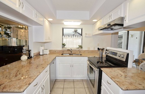 Vero Beach South House | Coral Casita: Solar Pool, Oceanfront Retreat Moments from Beach