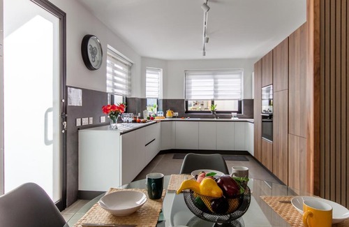 San Tumas Apartment | Bright Sunlit Apartment at Marsaskala Bay - 4 Star Stay