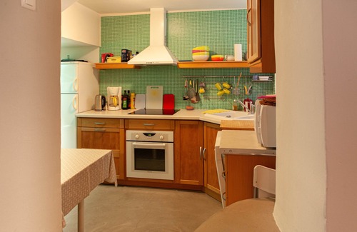 Venasque House | Panoramic Mont Ventoux Views with Spa and Family Amenities