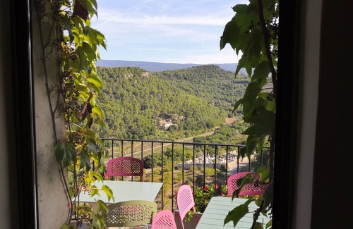 Venasque House | Panoramic Mont Ventoux Views with Spa and Family Amenities