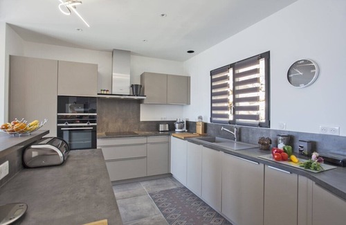 Olmeto House | Cozy Villa with Ocean View, Perfect for Families & Pets