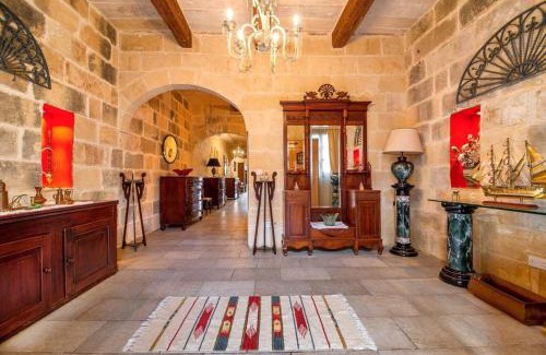 Nadur Villa | Relaxing 5-Bedroom Villa with Private Pool Near the Beach