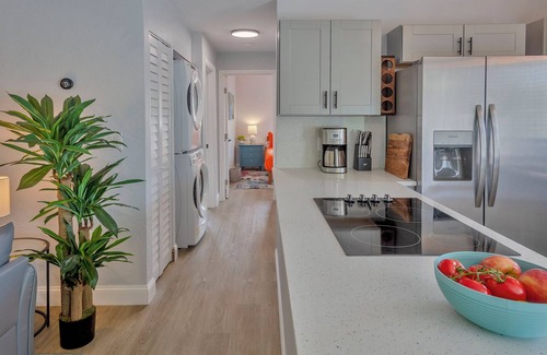 Dunedin Condo | Guest Rated 10/10: Dog Friendly Haven at Honeymoon Island
