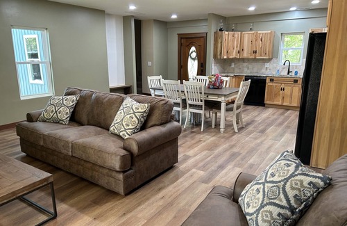 Lancaster House | Discover Nature's Beauty at Our Newly Renovated Retreat!