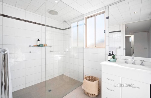 Ballarat East House | Renovated Miners Cottage: Guest Rated 9.8 & Family Friendly